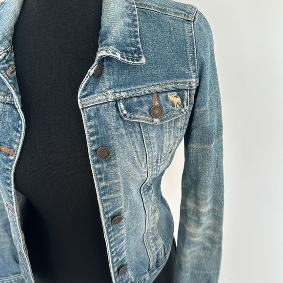 Kids Abercrombie & Fitch Distressed Jean Jacket - Picture 3 of 11